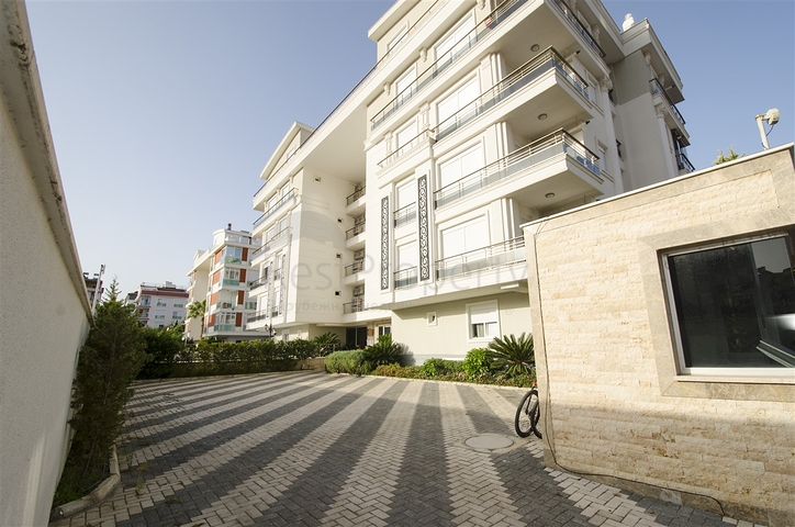 Меблированные апартаменты в Лимане в 800 м от моря