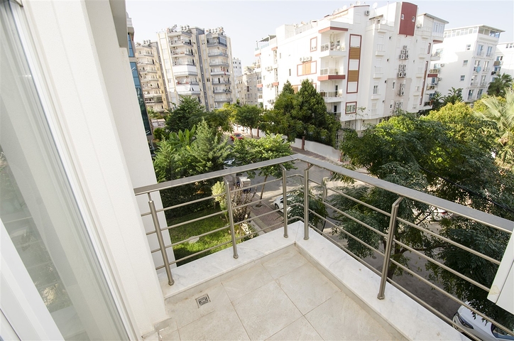 Меблированные апартаменты в Лимане в 800 м от моря