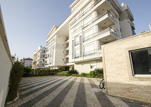 Меблированные апартаменты в Лимане в 800 м от моря