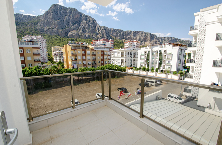 Двухкомнатная квартира с видом на горы Торос в Коньяалты 