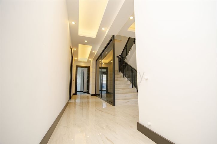 Элитная вилла 8+2 в районе Кунду Лара Анталья