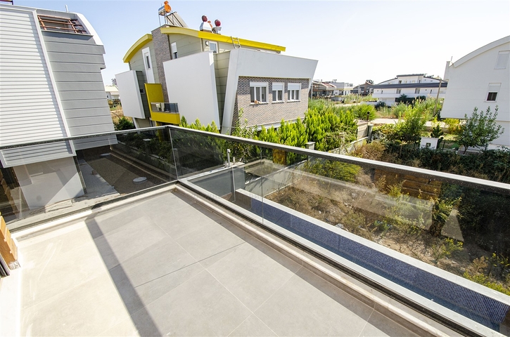 Элитная вилла 8+2 в районе Кунду Лара Анталья