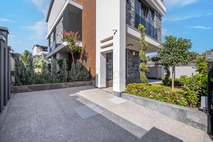 Эксклюзивный жилой комплекс вилл в микрорайоне Гюзелоба (Лара)