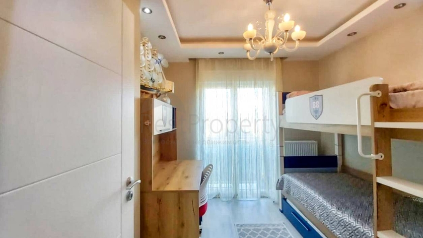 Квартира 2+1 с мебелью в элитном комплексе в Лимане