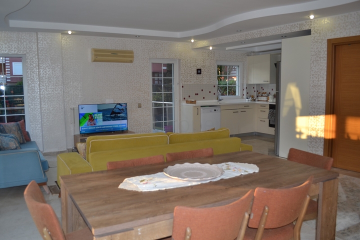 Вилла 4+1 с мебелью в центре Белека