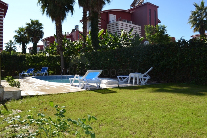 Вилла 4+1 с мебелью в центре Белека