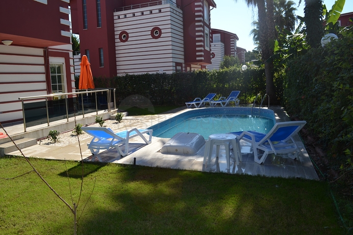 Вилла 4+1 с мебелью в центре Белека