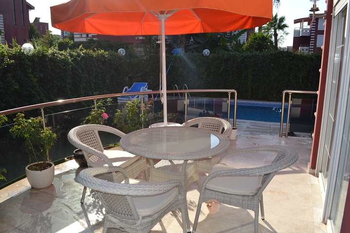 Вилла 4+1 с мебелью в центре Белека