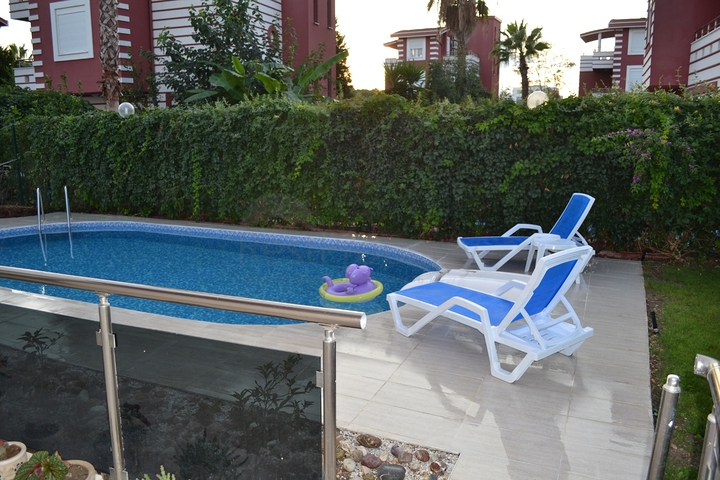 Вилла 4+1 с мебелью в центре Белека