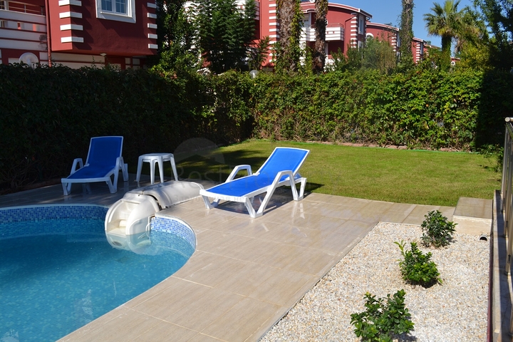 Вилла 4+1 с мебелью в центре Белека