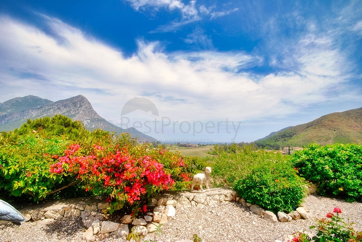 Великолепная отдельностоящая вилла на продажу с ВИДОМ НА МОРЕ в Анталии Кемер