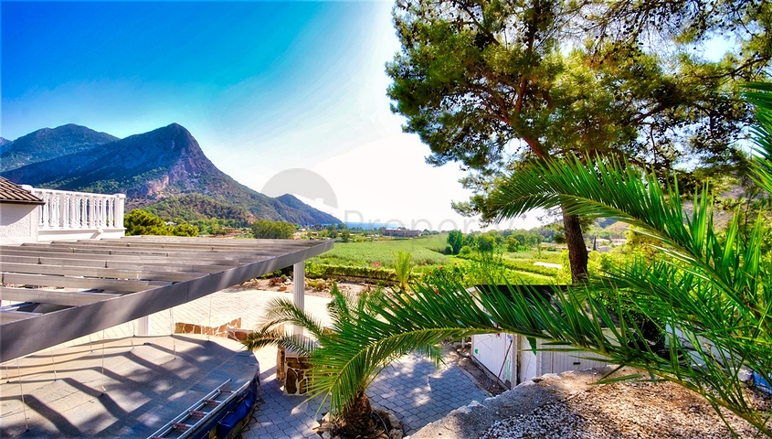 Великолепная отдельностоящая вилла на продажу с ВИДОМ НА МОРЕ в Анталии Кемер