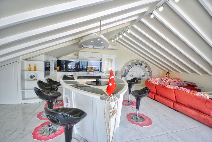 Великолепная отдельностоящая вилла на продажу с ВИДОМ НА МОРЕ в Анталии Кемер