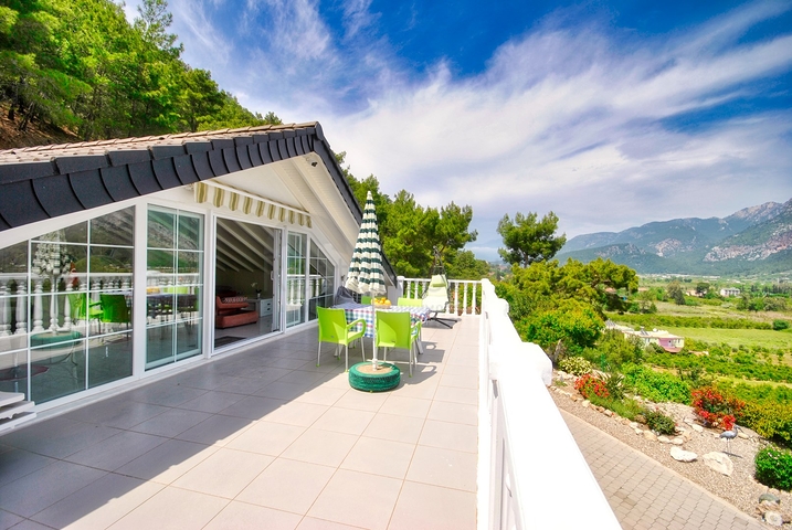 Великолепная отдельностоящая вилла на продажу с ВИДОМ НА МОРЕ в Анталии Кемер