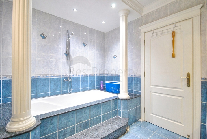 Великолепная отдельностоящая вилла на продажу с ВИДОМ НА МОРЕ в Анталии Кемер