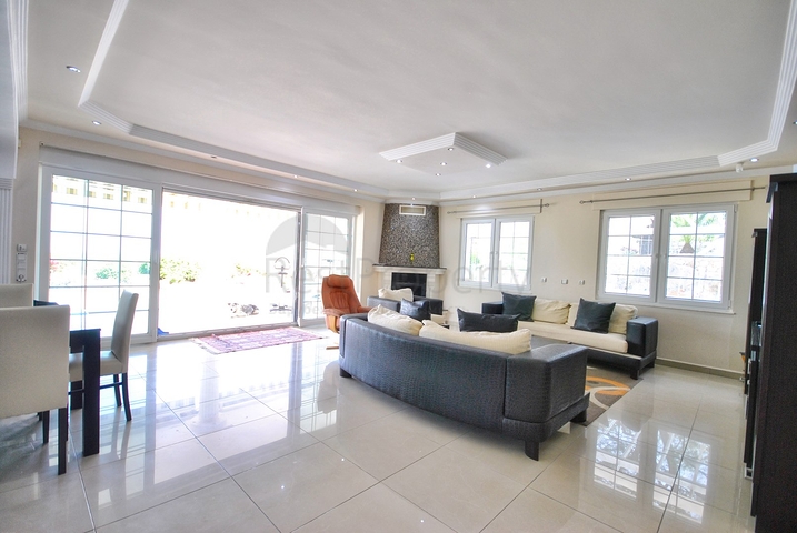 Великолепная отдельностоящая вилла на продажу с ВИДОМ НА МОРЕ в Анталии Кемер