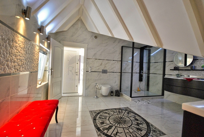 Великолепная отдельностоящая вилла на продажу с ВИДОМ НА МОРЕ в Анталии Кемер