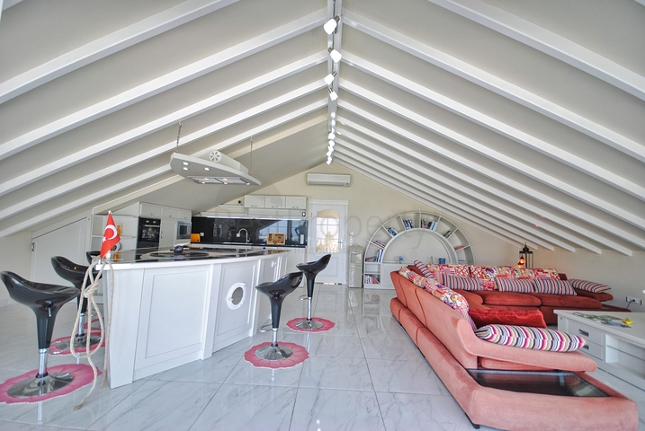 Великолепная отдельностоящая вилла на продажу с ВИДОМ НА МОРЕ в Анталии Кемер