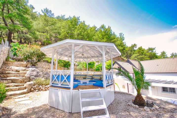 Великолепная отдельностоящая вилла на продажу с ВИДОМ НА МОРЕ в Анталии Кемер