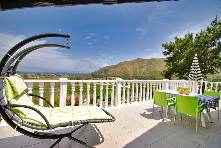 Великолепная отдельностоящая вилла на продажу с ВИДОМ НА МОРЕ в Анталии Кемер