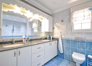 Великолепная отдельностоящая вилла на продажу с ВИДОМ НА МОРЕ в Анталии Кемер