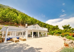 Великолепная отдельностоящая вилла на продажу с ВИДОМ НА МОРЕ в Анталии Кемер