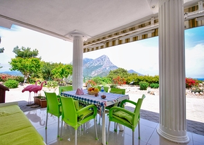 Великолепная отдельностоящая вилла на продажу с ВИДОМ НА МОРЕ в Анталии Кемер