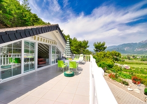 Великолепная отдельностоящая вилла на продажу с ВИДОМ НА МОРЕ в Анталии Кемер