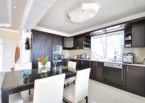 Великолепная отдельностоящая вилла на продажу с ВИДОМ НА МОРЕ в Анталии Кемер