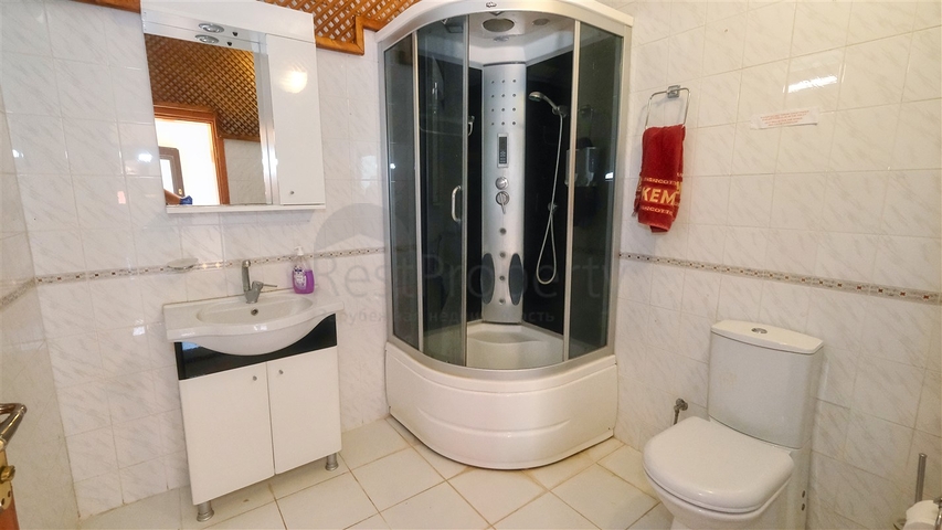 Шикарная вилла с собственным бассейном и видом на море