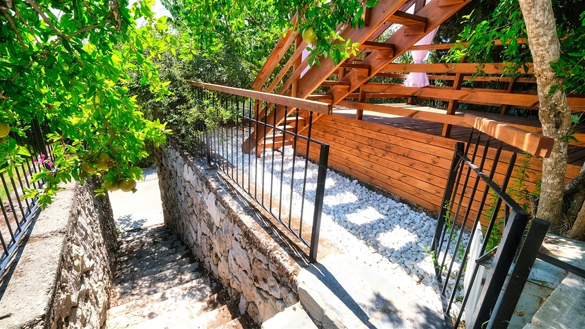 Шикарная вилла с собственным бассейном и видом на море