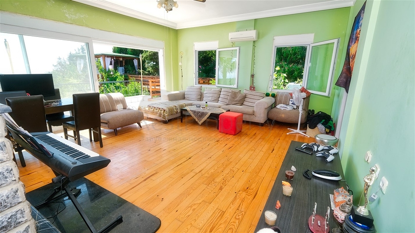 Шикарная вилла с собственным бассейном и видом на море