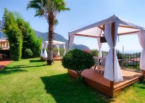 Шикарная вилла с собственным бассейном и видом на море