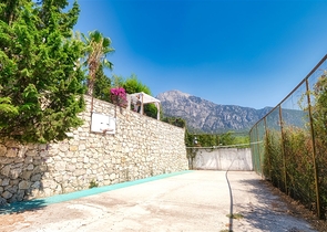 Шикарная вилла с собственным бассейном и видом на море