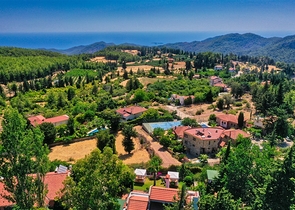 Шикарная вилла с собственным бассейном и видом на море