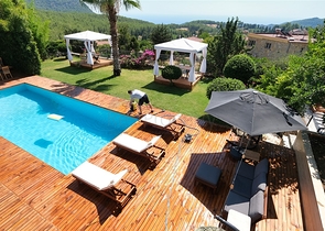 Шикарная вилла с собственным бассейном и видом на море