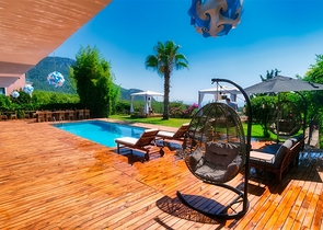 Шикарная вилла с собственным бассейном и видом на море