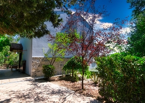 Шикарная вилла с собственным бассейном и видом на море