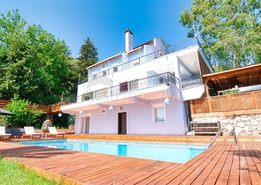 Шикарная вилла с собственным бассейном и видом на море