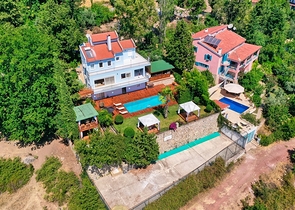 Шикарная вилла с собственным бассейном и видом на море