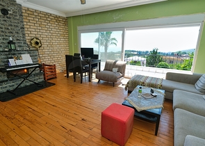 Шикарная вилла с собственным бассейном и видом на море