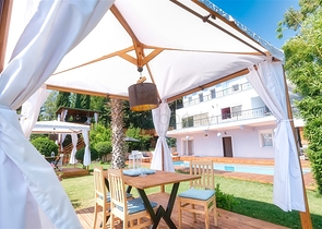 Шикарная вилла с собственным бассейном и видом на море