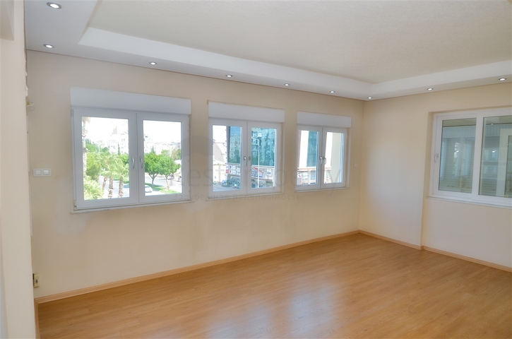 Просторная квартира 3+1 в Муратпаша Анталия