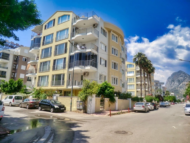 Просторная квартира 2+1 в районе Хурма Коньяалты