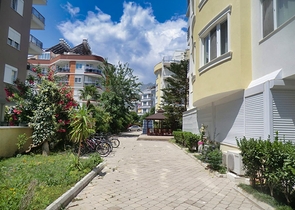 Просторная квартира 2+1 в районе Хурма Коньяалты