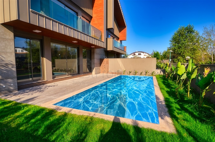 Элитная вилла 4+2 в престижном районе Молла Юсуф Коньяалты