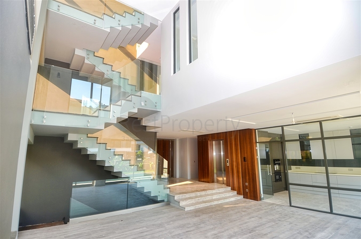 Элитная вилла 4+2 в престижном районе Молла Юсуф Коньяалты