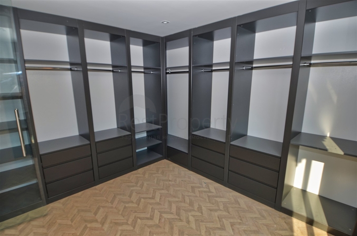 Элитная вилла 4+2 в престижном районе Молла Юсуф Коньяалты