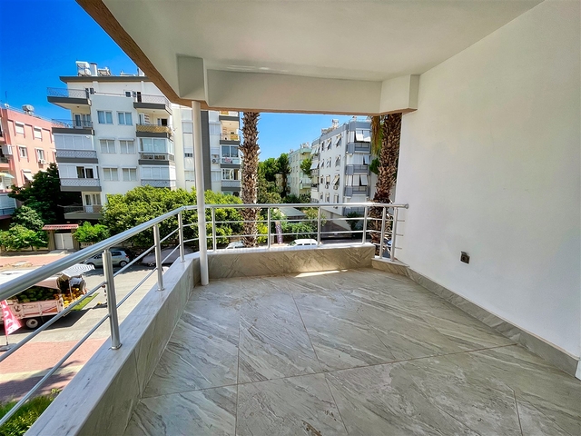 Просторная квартира 3+1 в пешей доступности к морю в районе Лиман-Анталья