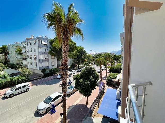 Просторная квартира 3+1 в пешей доступности к морю в районе Лиман-Анталья